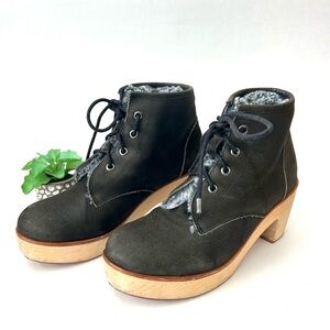 Anthropologie AoverA Juno Clog Boots Black Suede Fur Lined Size 38 / 8